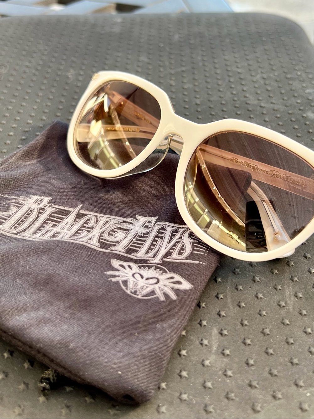 Fly Girl - Mystic Fly Cream Oversized Sunglasses with Brown Gradient Lenses